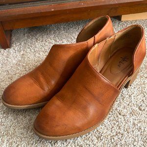 Leather cutout loafers with a heel